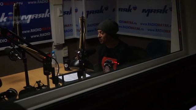 Эжен Ионеско «Лысая Певица» (Читает Найк Борзов) смотреть онлайн