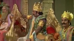 Шишупала оскорбляет Кришну. Кришна отрезает ему голову Сударшана чакрой. Юность Кришны - Махабхарат