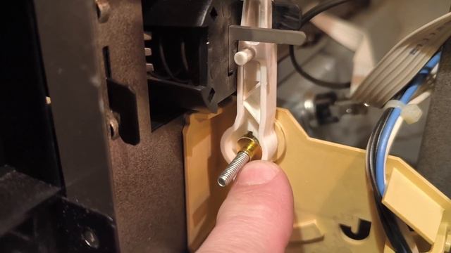 Не открывается дверца микроволновки