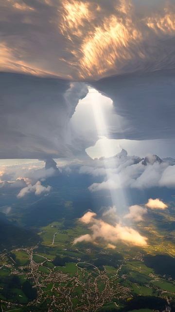 Освещает путь дорогу..