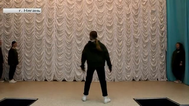 Школьница из Нягани принимает заказы на пошив современной одежды смотреть онлайн