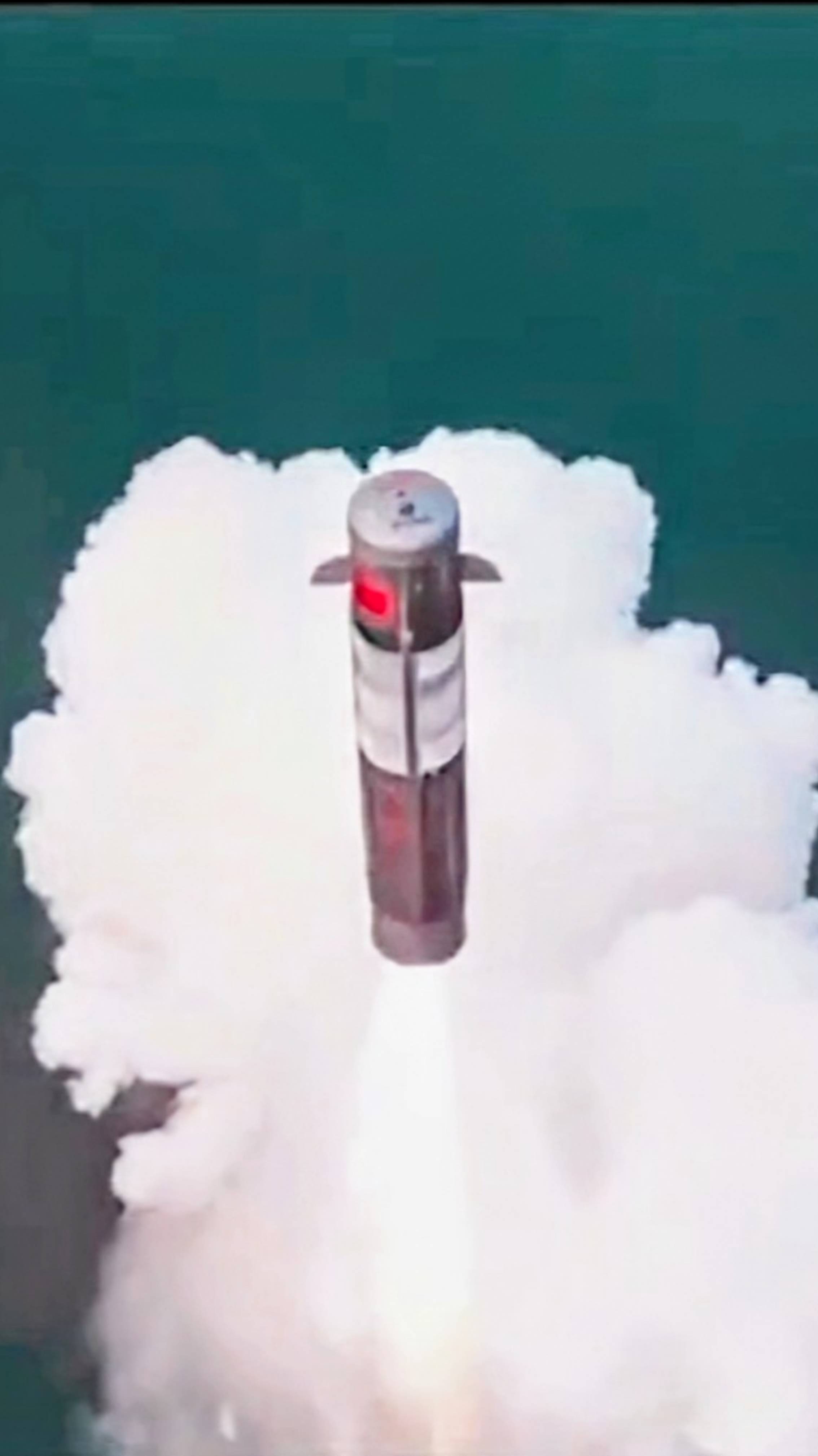 Китайская космическая компания Sepoch успешно испытала первую в стране многоразовую ракету🚀 смотреть онлайн