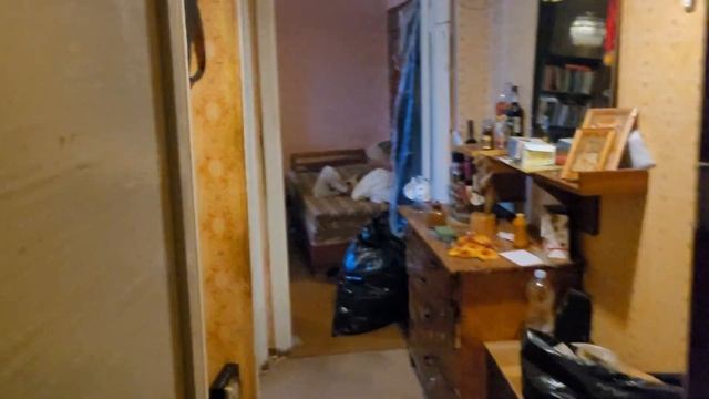 Пустая Советская квартира.Тут время остановилось.Ква?