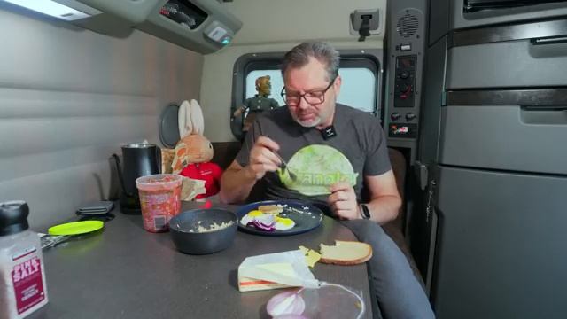 Утро в глуши один в Вайоминге, Алекс Брежнев. дальнобой США вот так