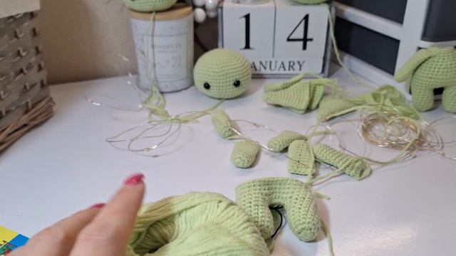 Треба готуватись до ярмарки) В'яжу замовлення. смотреть онлайн