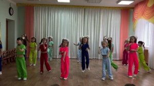 Танец "Кнопочки " (6-7 лет)