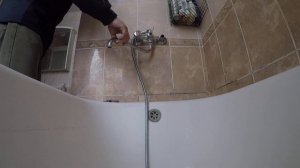 Слабый напор воды из смесителя. Чистим кран-буксу!