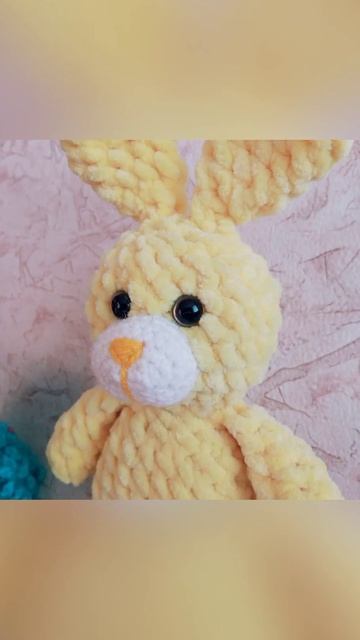 🐇Вязаные зайчики крючком из плюшевой пряжи🐇#shorts #шортс #зайчиккрючком #зайцы #crochetbunny #bunn