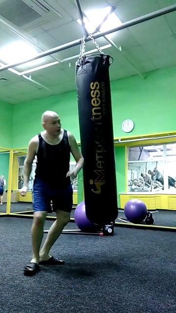 Презентация боксерского мешка. Фитнес. Тайский бокс. Муай тай. #спорт #fitness #sports #cardio смотреть онлайн