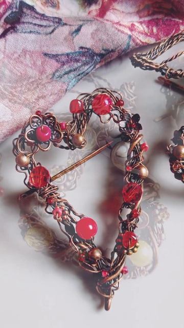 #shorts Стильные броши из медной проволоки: сердце❤груша смотреть онлайн