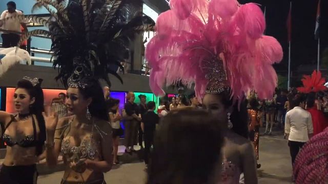 Были мальчики стали зайчики