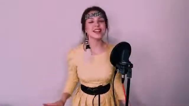 Песню Далааны перепела заслуженная артистка Чеченской республики Алиса Супронова