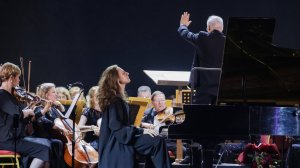 Владимир Вишневский исполняет «Рапсодию на тему Паганини для фортепиано с оркестром, опус 43»