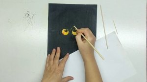 Сова, зима, ночь. Рисунок выполнен в технике граттаж.