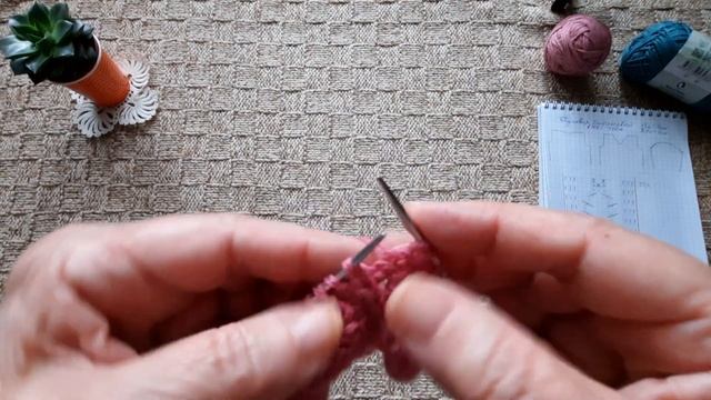 Пуловер с очень простым узором.// Легко свяжут даже начинающие вязальщицы.// смотреть онлайн