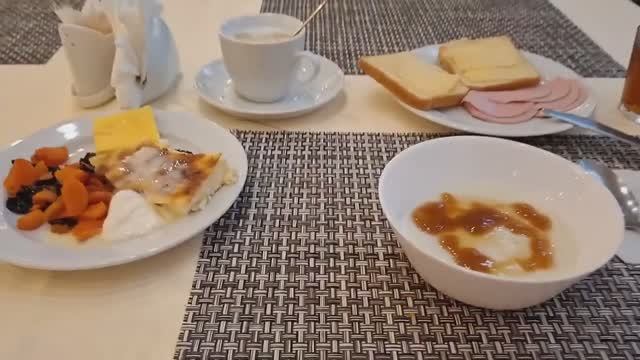 Гурзуф Санаторий Пушкино. Чем кормят на завтрак_и Обед _Пользуюсь Крымской косметикой 👍 смотреть онлайн