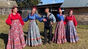 Песня "Надо жить"