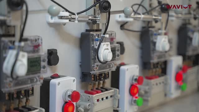 Производство WAVIoT. Участок калибровки приборов учёта электрической энергии. смотреть онлайн