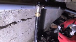 Заморозили трубу для замены крана!