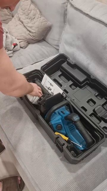 Пила аккумуляторная цепная бесщеточная/12 дюймов/2 АКБ/Сучкорез цепной смотреть онлайн