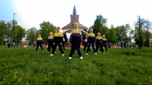 визитка "ВЕСЕЛЫХ ЧЕЛОВЕЧКОВ" для программы-конкурса "БОЛЬШИЕ и маленькие"