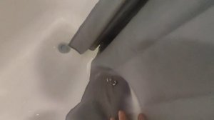 Простой способ, чтобы шторки в ванной не прилипали