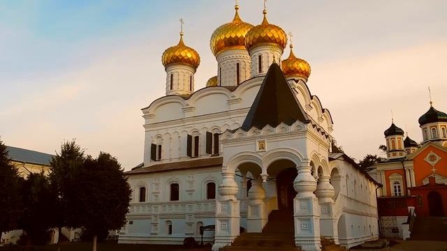 Кострома Свято-Троицкий Ипатьевский монастырь достопримечательности смотреть онлайн