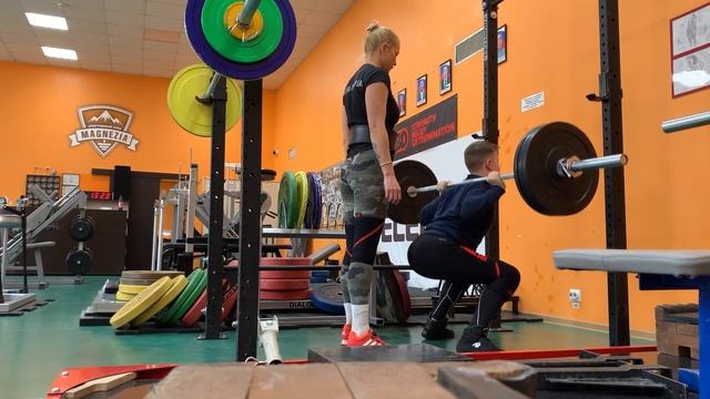 ВЛОГ2023 ТЕРЯЮ ВЕС ПРИСЕДАЮ ИГРАЮ В БИЛЬЯРД