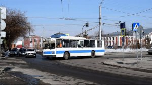 Троллейбус ЗиУ-682 КВР БТРМ-4053 с приветливым водителем.