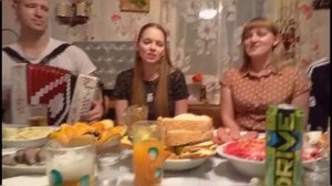 «Не рвите розы в 17 лет» под гармонь 🪗