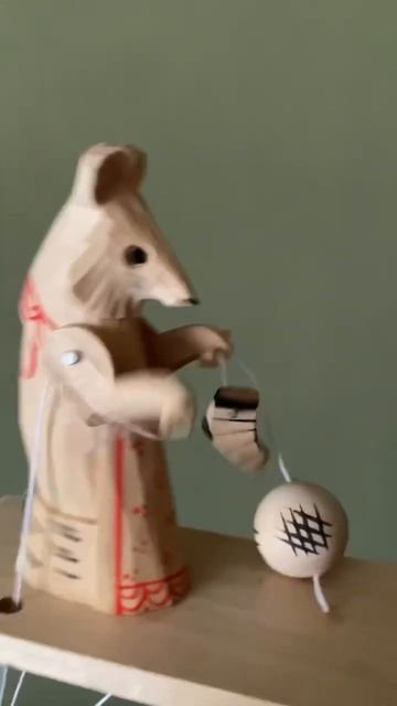 Мышка вяжет носки. Моя помощница. Музыка: BullfestМузыкант: Philip E Morris смотреть онлайн