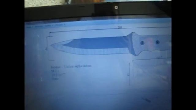 нож из бумаги и картона