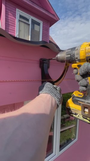 Пристройка к дому. Пристройка к дому своими руками.  Монтаж водостока