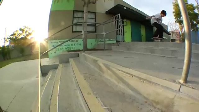 малой на скейте