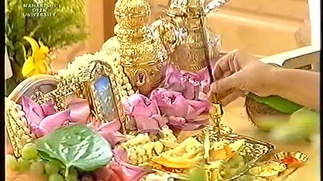 Гуру Пуджа в исполнении Махариши Махеш Йоги
