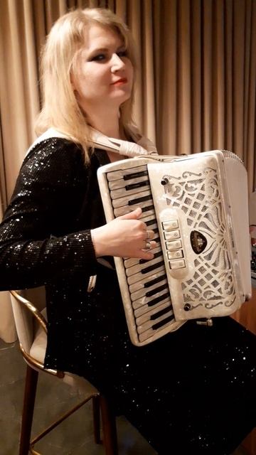 #ПобудьНемногоСоМной , музыцируем на работе)))