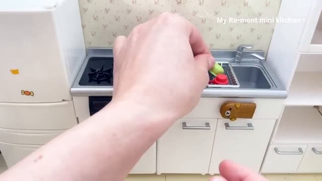 Miniature kitchen set installation ASMR смотреть онлайн
