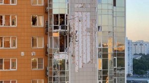 "Плотные шторы спасли от осколков". Что рассказала очевидица о падении обломков на Вернадском