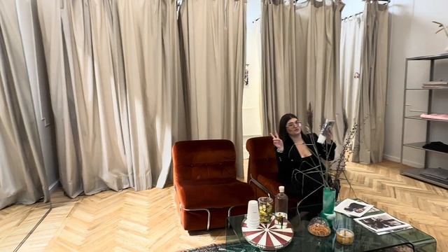 VLOG: Будни в Москве: Гуляем с подругой, йога, поездка заг