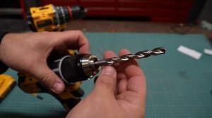 Оригинал vs Подделка DeWALT: Тест на прочность! 🔨