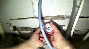 Запрета нет - можно менять счетчик воды самостоятельно.