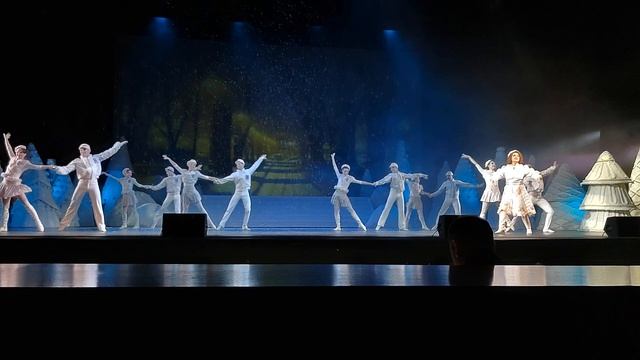 К. Петровская "А снег идёт" 30.12.2024 смотреть онлайн