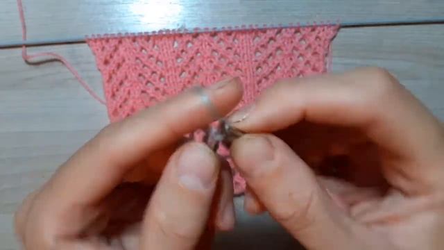 Красивый ажурный узор спицами. смотреть онлайн