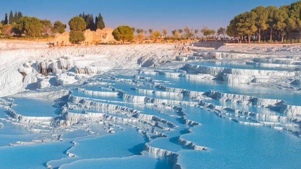 Турция, источники Памуккале и город Иераполис..