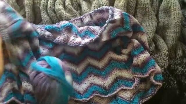 Кардиган Лало. Платье Миссони смотреть онлайн