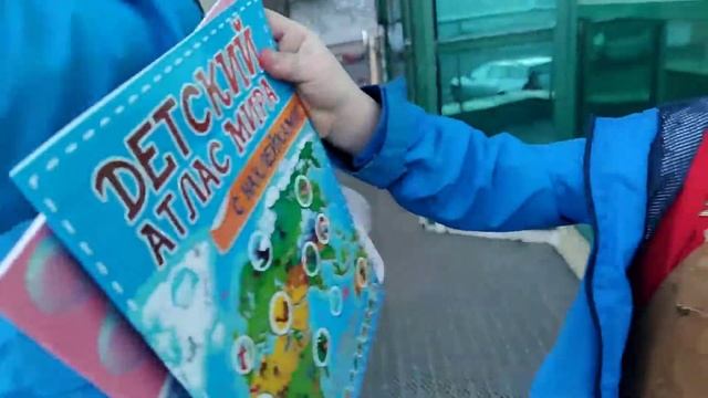 распаковка неизвестной посылки. Минск май-2022 смотреть онлайн