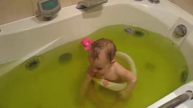 Яна в джакузи смотреть онлайн