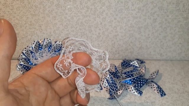 Две ленточки превратились в оригинальные бантики. Канзаши. Kanzashi смотреть онлайн
