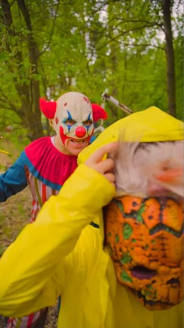 The return of the scary clown in our city! #scaryclown #scarystories #inreallife смотреть онлайн