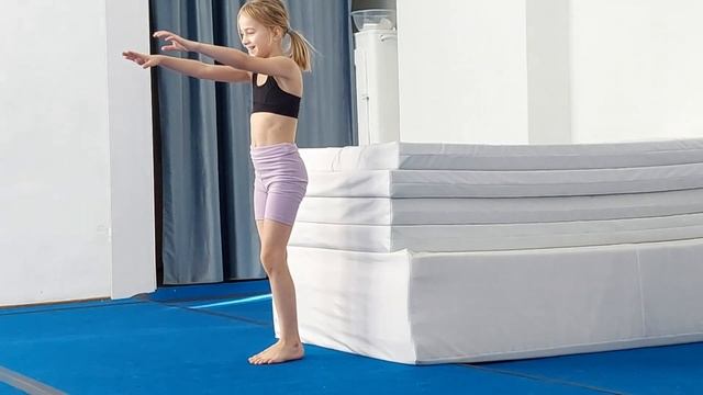 Моя тренировка: сальто, рандат-фляк, колесо и рандат бе смотреть онлайн